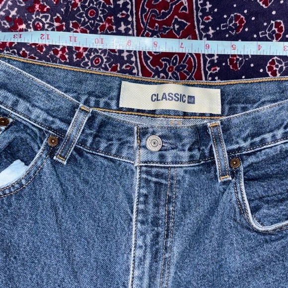 Gap jeans size 14; like new 👖classic fit - Picture 2 of 12